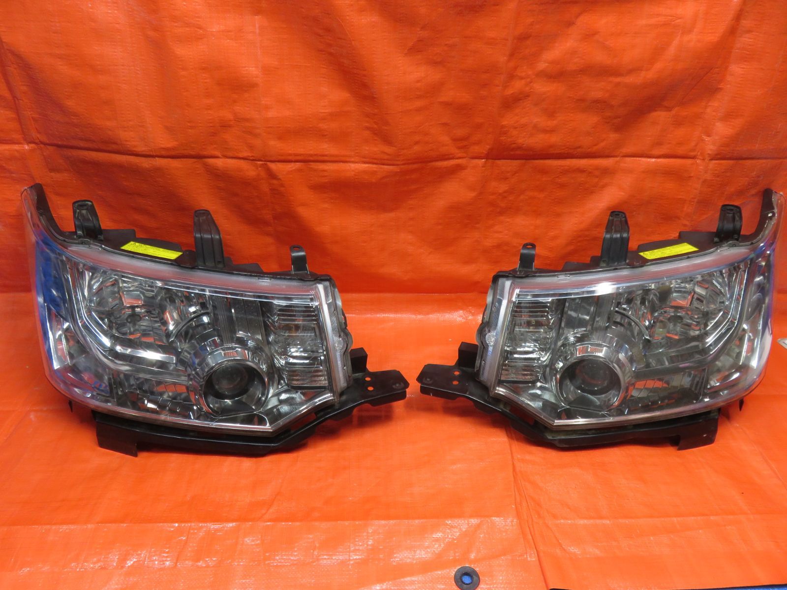 LF413* 点灯OK 三菱 デリカD5 CV5W ヘッドライト HID ヘッドランプ