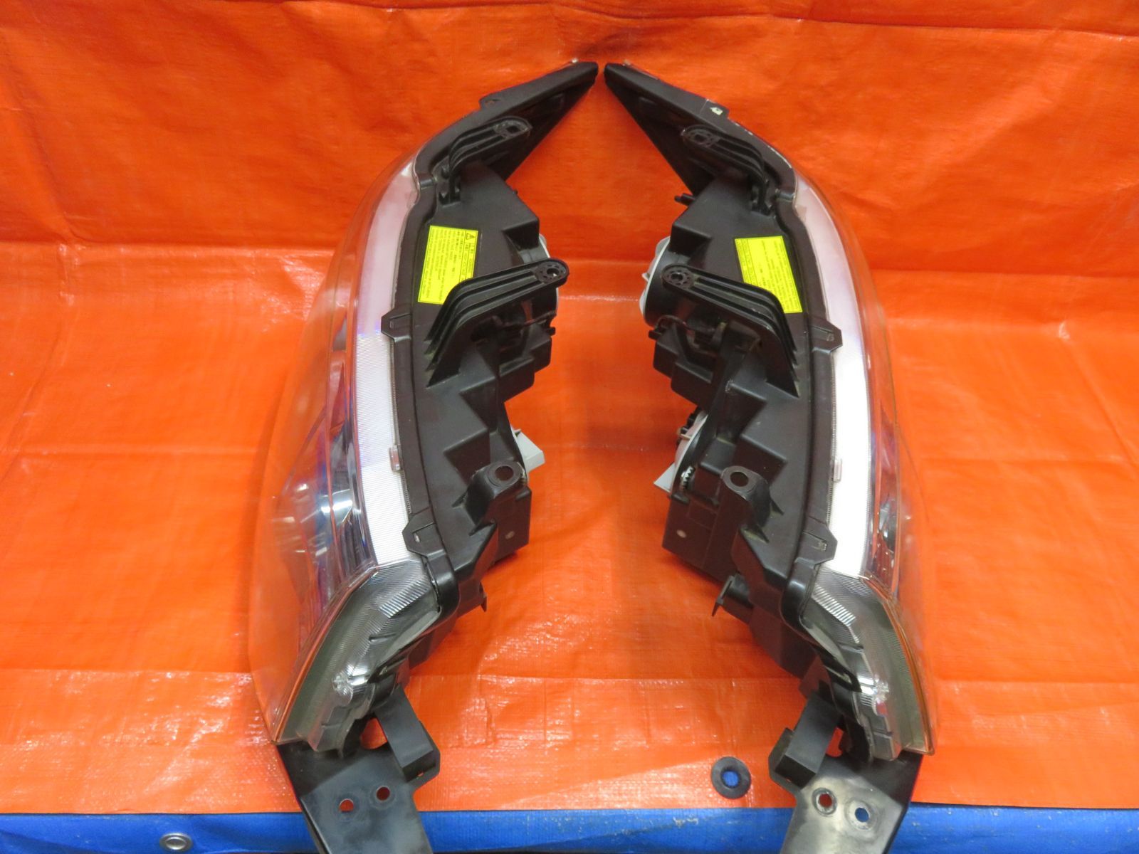 LF413* 点灯OK 三菱 デリカD5 CV5W ヘッドライト HID ヘッドランプ