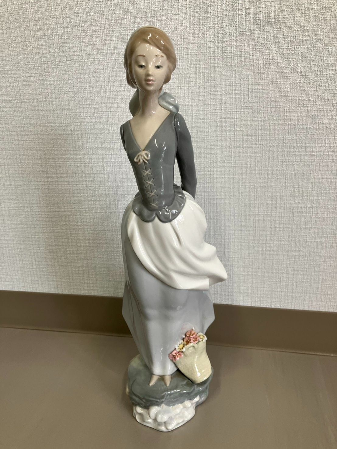 A1075-1/LLADRO/リヤドロ/海のそよ風/陶器/人形/フィギュア/ LLRDRO リヤドロ 海のそよ風 陶器 人形 フィギュア 547 - メルカリ