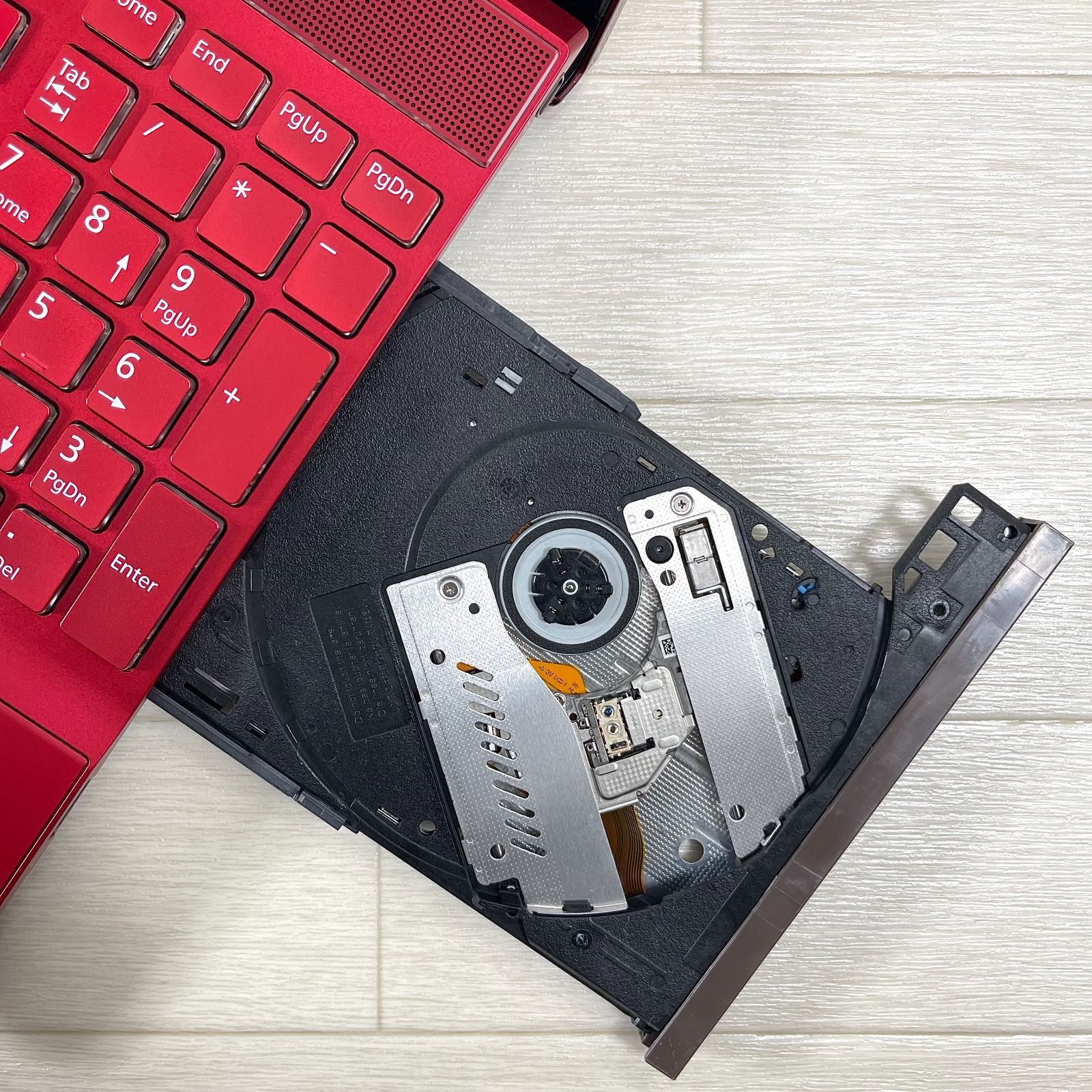 富士通 LIFEBOOK 第8世代 Coeri7 8550U 高速SSD512GB＋HDD1TB 合計1.5