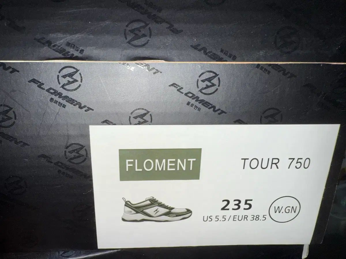 FLOment バドミントンシューズ 235サイズ (イベント 진행합니다)