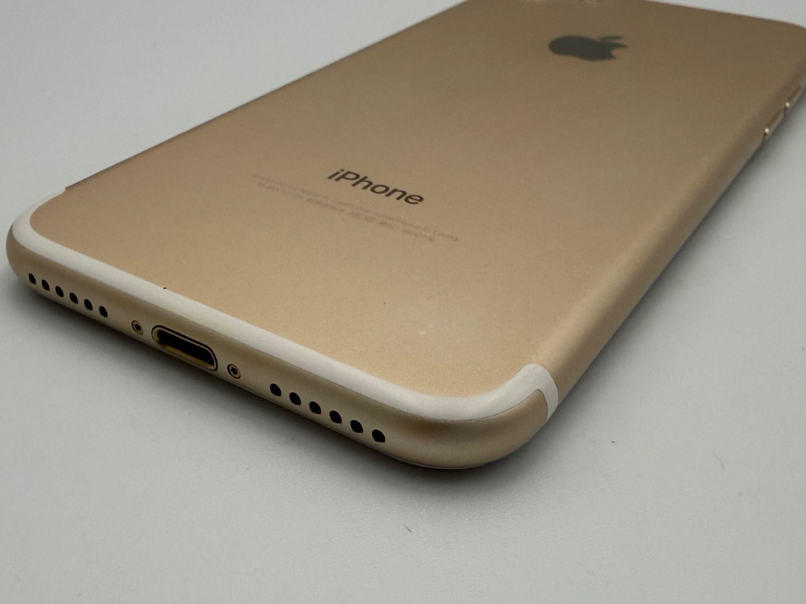 バッテリー容量86％ SIMフリー iPhone7 128GB ゴールド SoftBank 