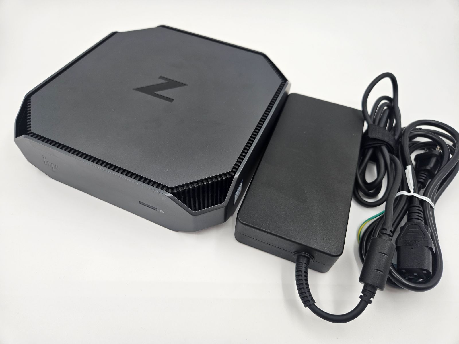 【送料無料】超小型 HP Z2 Mini G5 Workstation Intel Xeon W-1250 6コア 32GB メモリ M.2 SSD 512GB NVIDIA Quadro T1000[WS358]