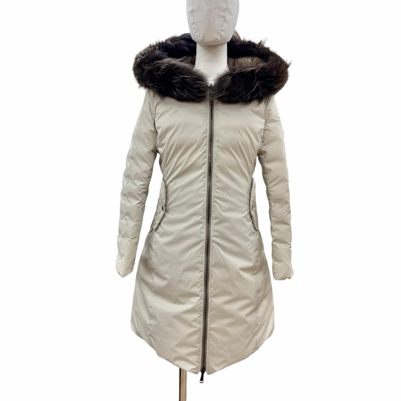 美品◇TATRAS タトラス 20AW LTA20A4706 ISERA ラクーンファー ロゴ