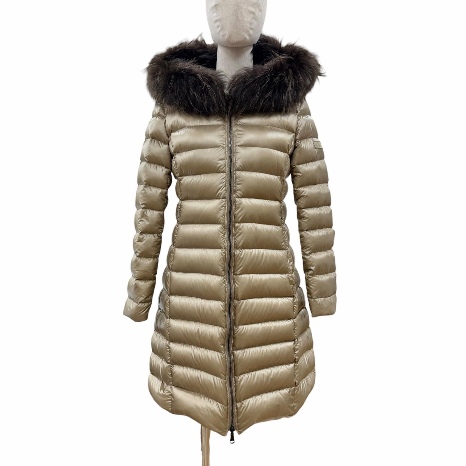 美品◇TATRAS タトラス 20AW LTA20A4706 ISERA ラクーンファー ロゴ