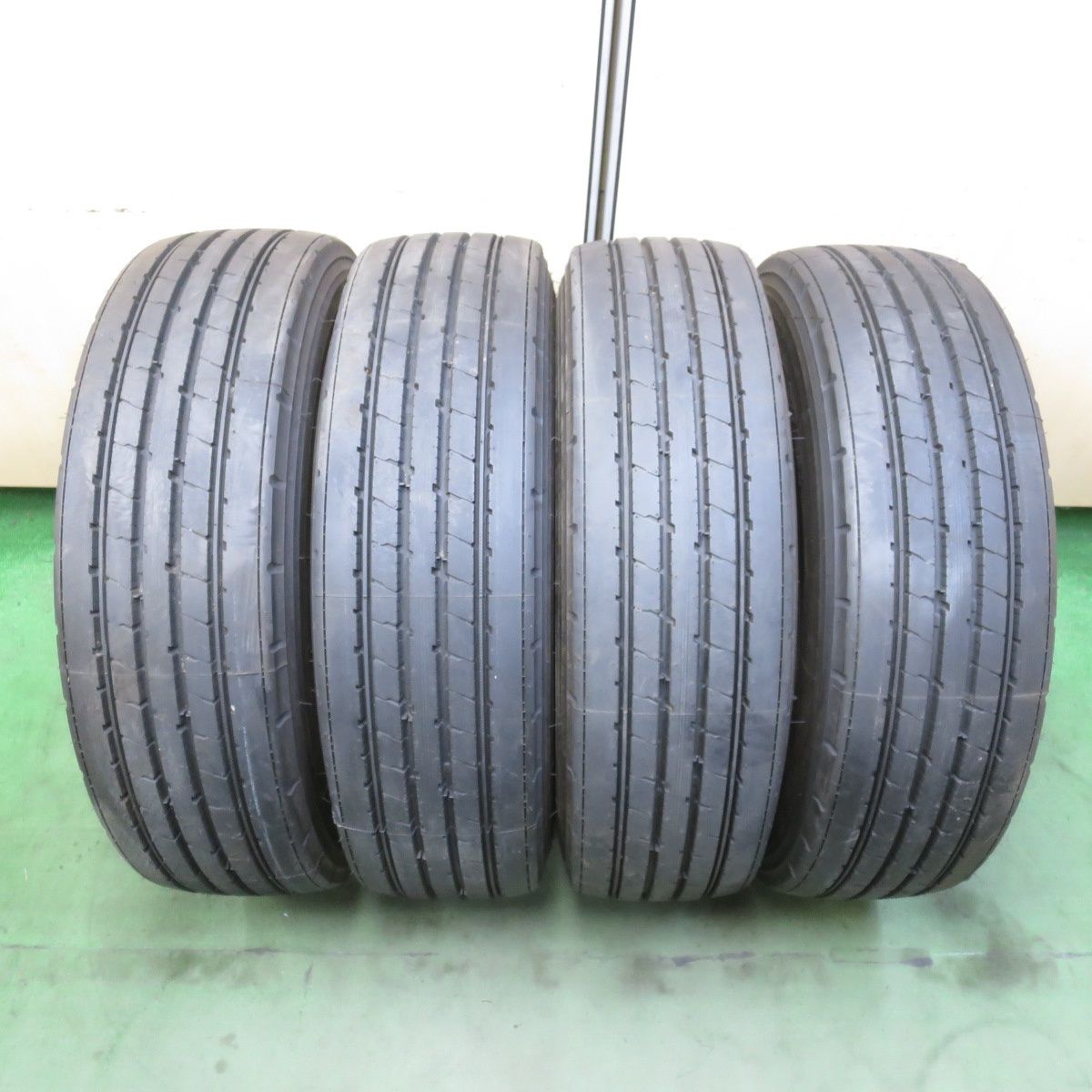 新車外し!24年★トラック タイヤ 265/70R19.5 140/138J ブリヂストン R173 19.5インチ★6053003イノタ