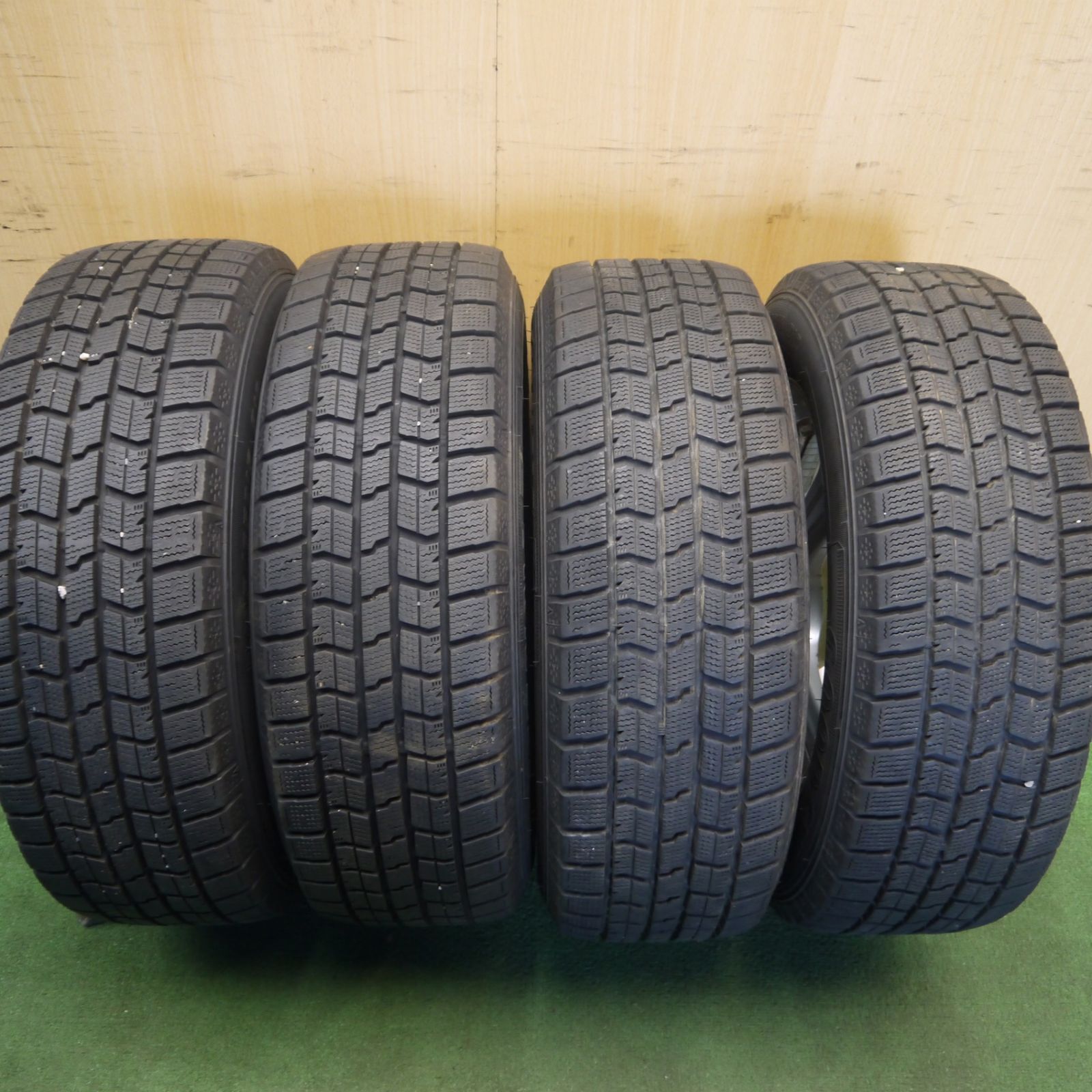 バリ溝！23年！キレイ！9.5分以上☆スタッドレス 195/65R15