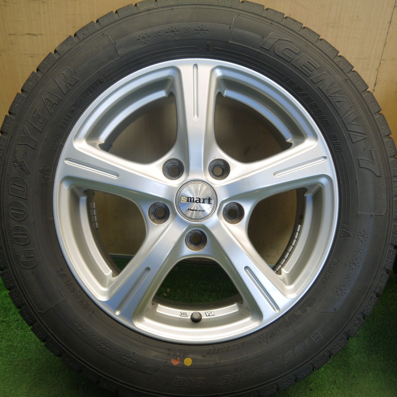 車のパーツ 値下げしました バリ溝 マナレイスポーツ•ユーロ 