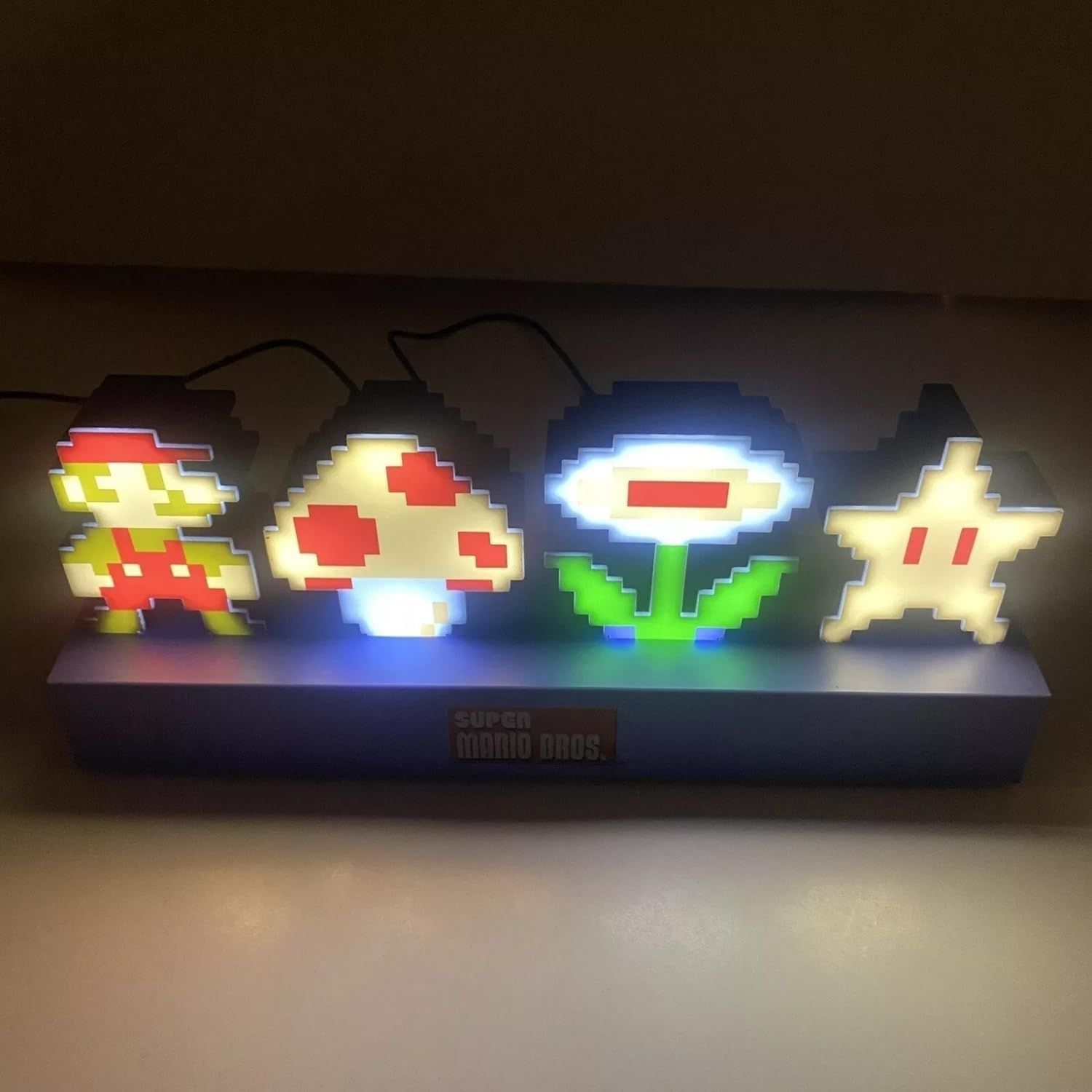スーパーマリオブラザーズのアイコンライト、サウンドリアクティブモード、装飾ライトアップスーパーマリオフィギュア寝室アクセサリー&装飾。 スーパーマリオブラザーズのアイコンライト、サウンドリアクティブモード、装飾ライトアップスーパーマリオフィギュア寝室アクセサリー&装飾。