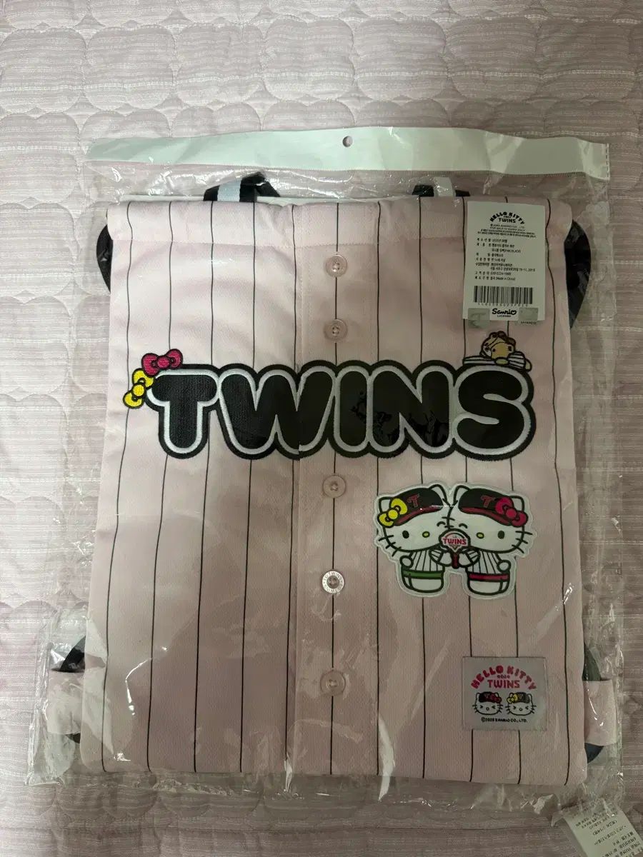 LG TWINS x HELLO KITTY ジムサック ピンク ブラック 出品