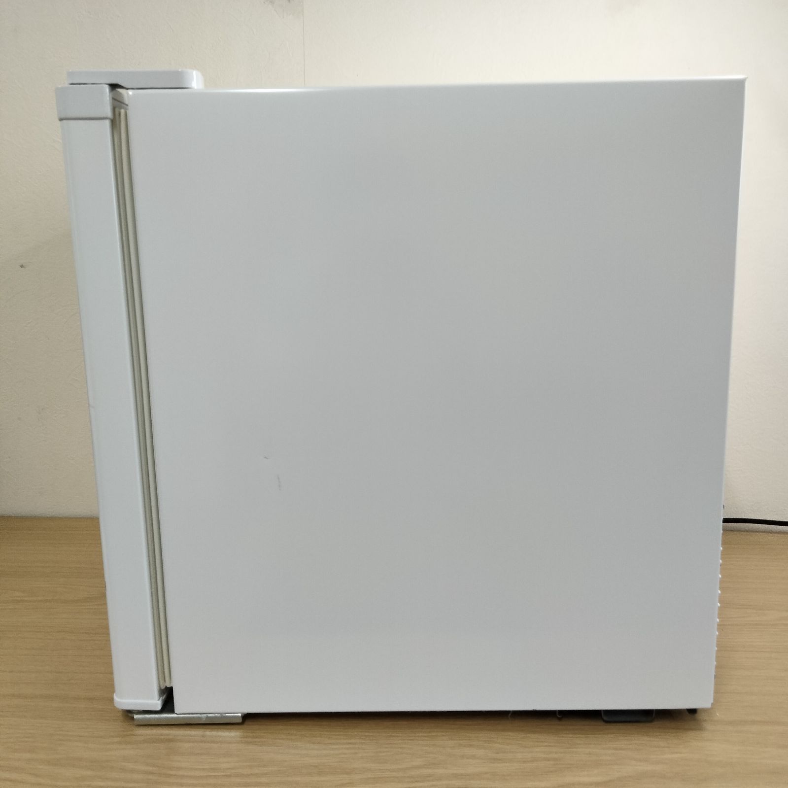 N-7234] ALLEGIA アレジア A&R ノンフロン冷蔵庫 46L 2021年製 AR-BC46