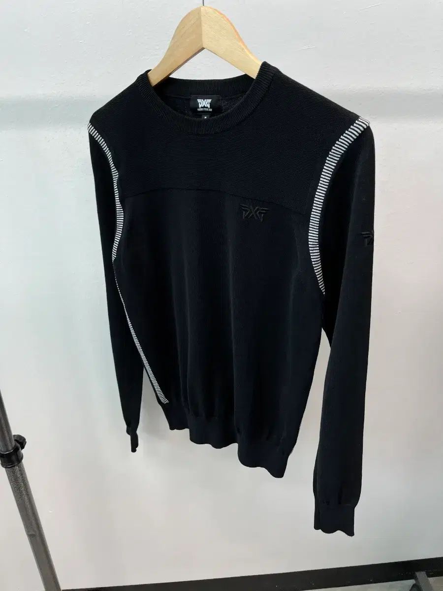 95) PXG ブラック春ニット
