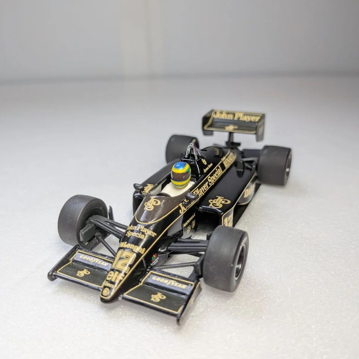 1/43 ミニチャンプス ロータス98T ブルーノ・セナ 記念ラップ 2004年
