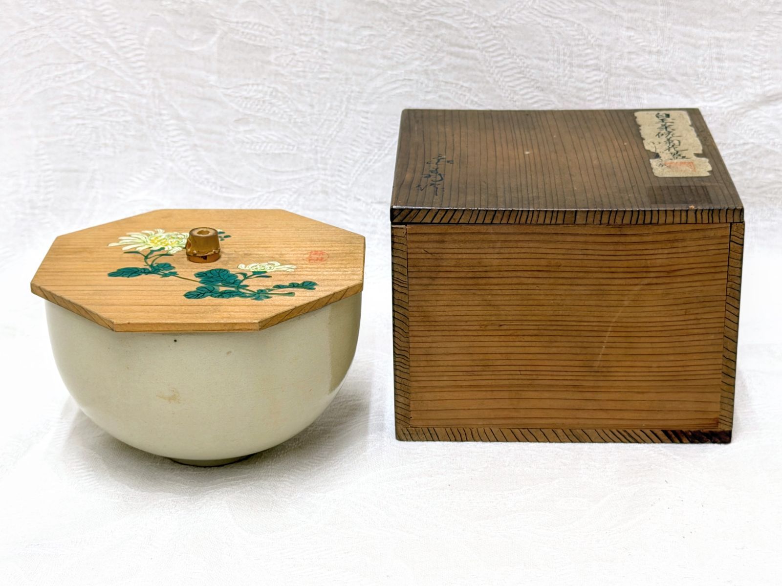 D101 白玉茶碗 菊花蓋 矢口永寿作？ 菊花蓋在銘 共箱 茶道具 骨董陶器 古美術 蓋無し 九谷焼 抹茶碗 茶器 時代 アンティーク