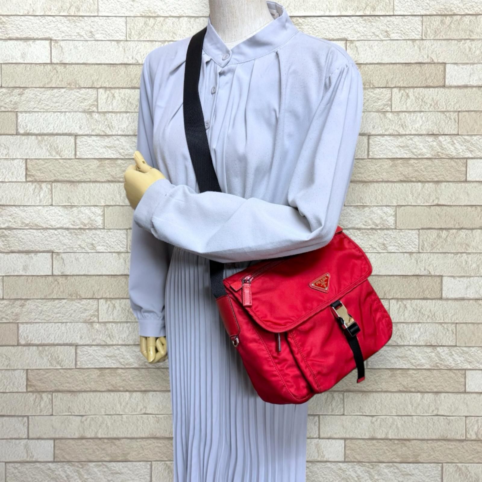 プラダ ショルダーバッグ ナイロン レッド ユニセックス PRADA 中古 