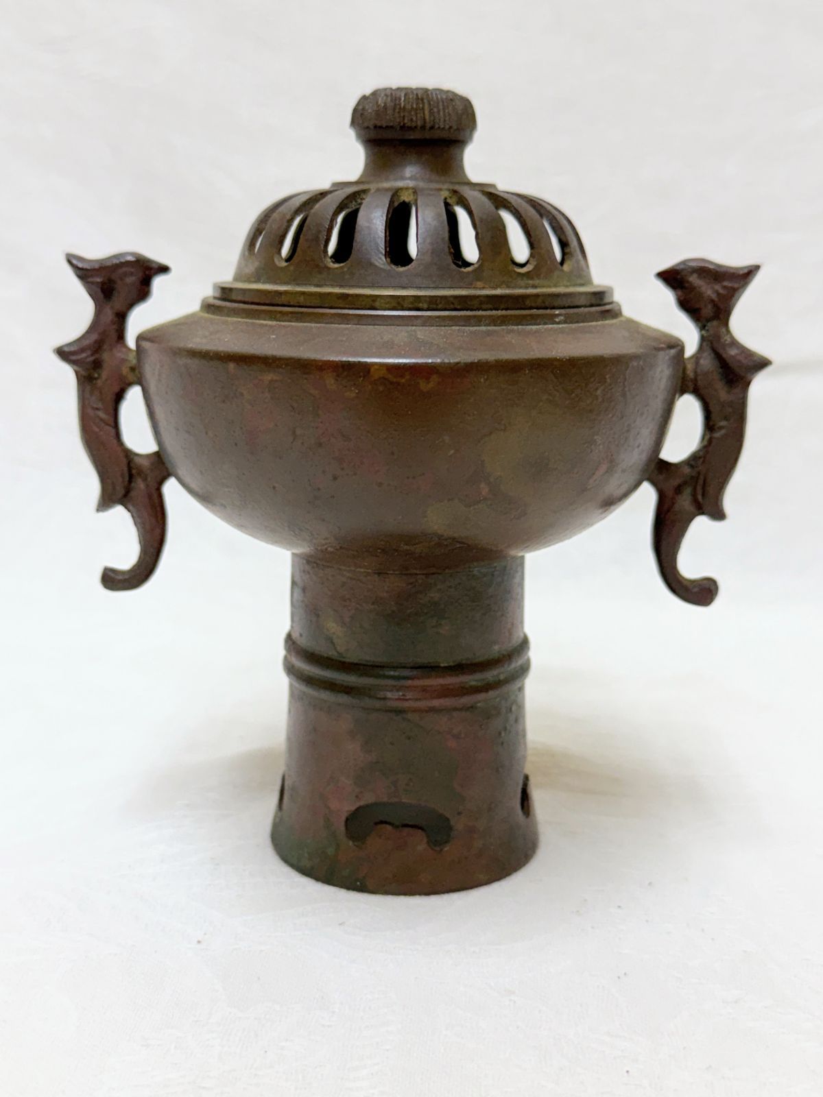 D106 古銅 香炉 鳥耳 菊摘み 唐銅 香道具 美術品 置物 仏教美術 三足香炉 金属工芸 銅器 蓋物 骨董 時代 アンティーク コレクション
