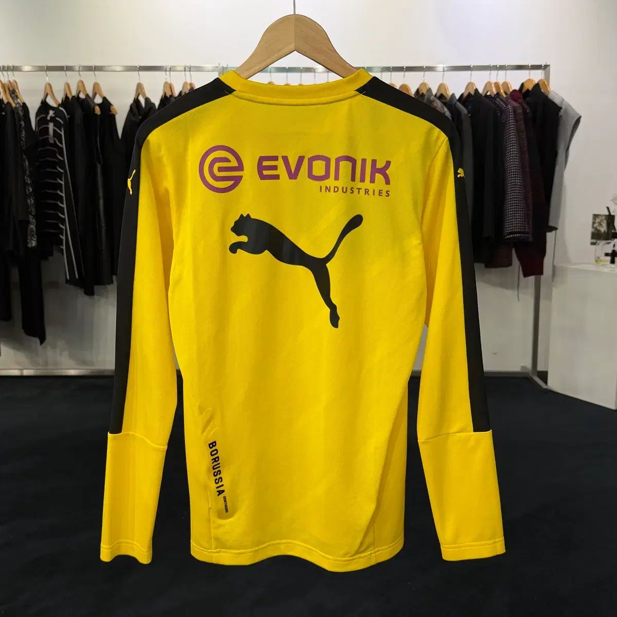 PUMA ボルシア・ドルトムント 長袖ジャージ ニットトップ　M S PUMA ボルシア・ドルトムント トレーナー トップス ジャージ - メルカリ