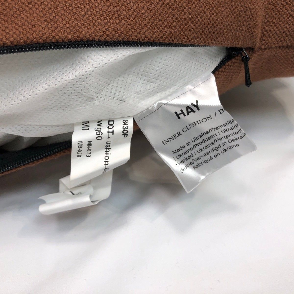 HAY ヘイ DOT CUSHION ドットクッション ブラウン くるみボタン ボタン