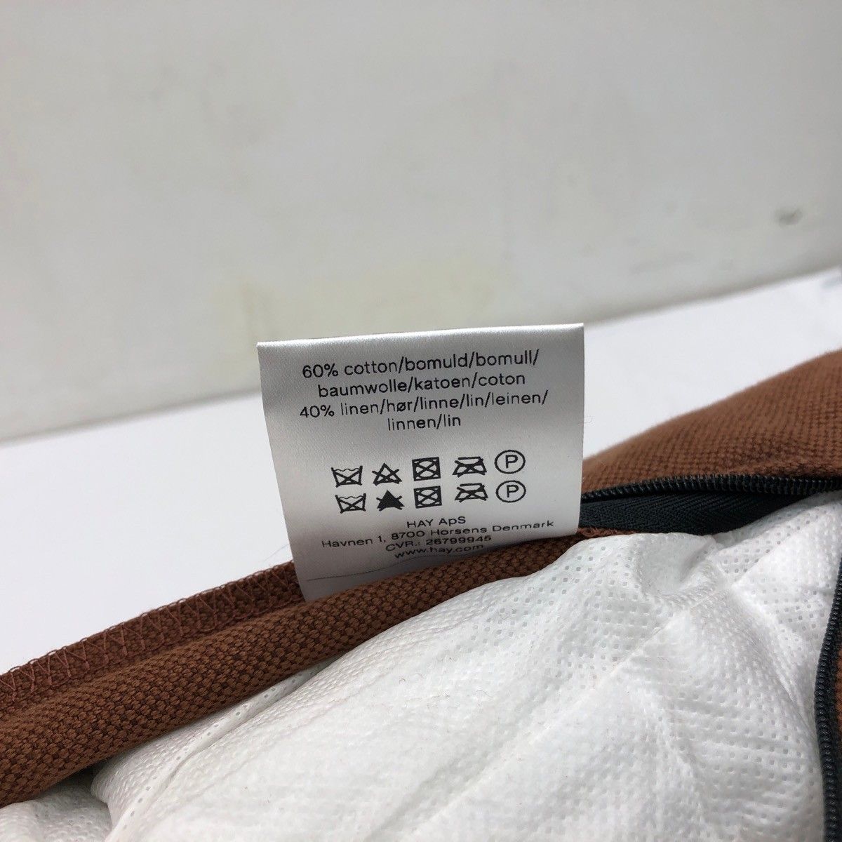 HAY ヘイ DOT CUSHION ドットクッション ブラウン くるみボタン ボタン