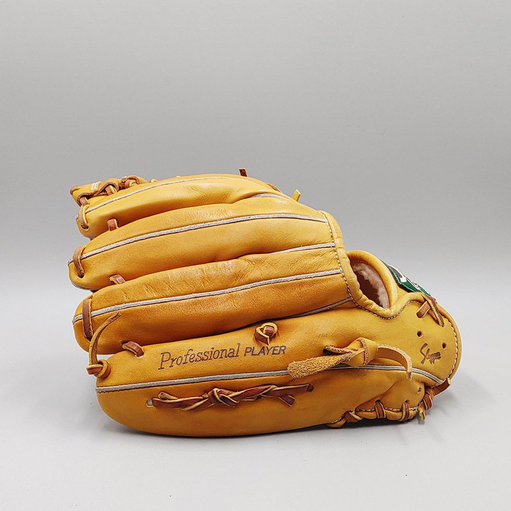 クリーニング済み 】 スラッガー 軟式グローブ / 内野手用 型付け済み