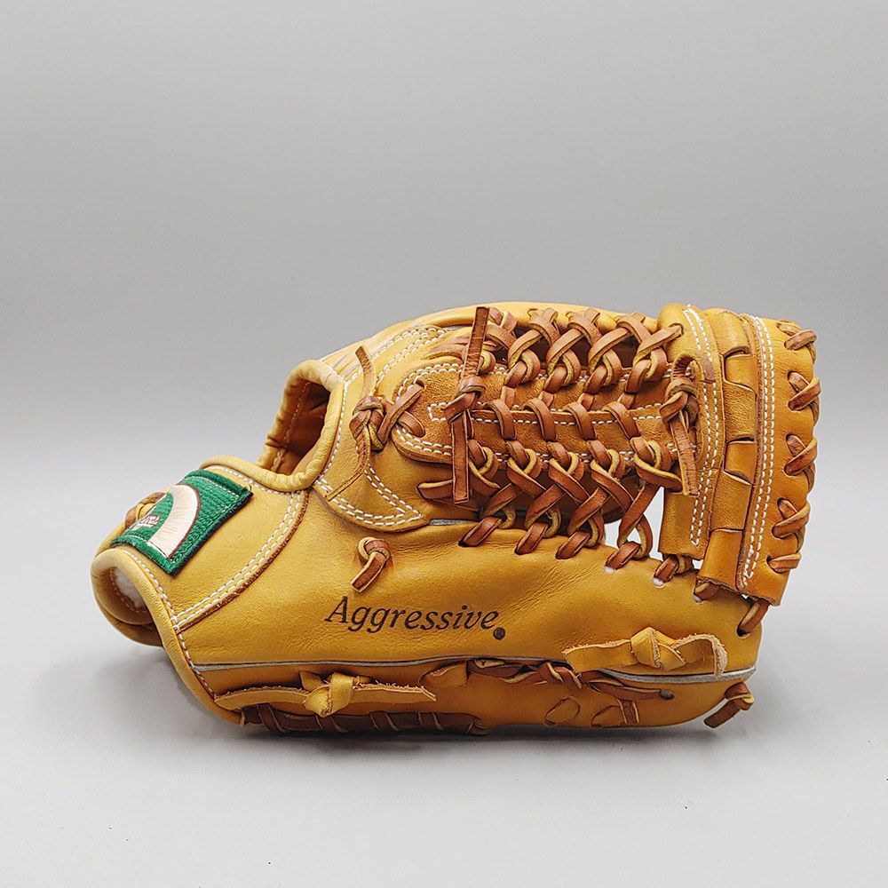 クリーニング済み 】 スラッガー 軟式グローブ / 内野手用 型付け済み