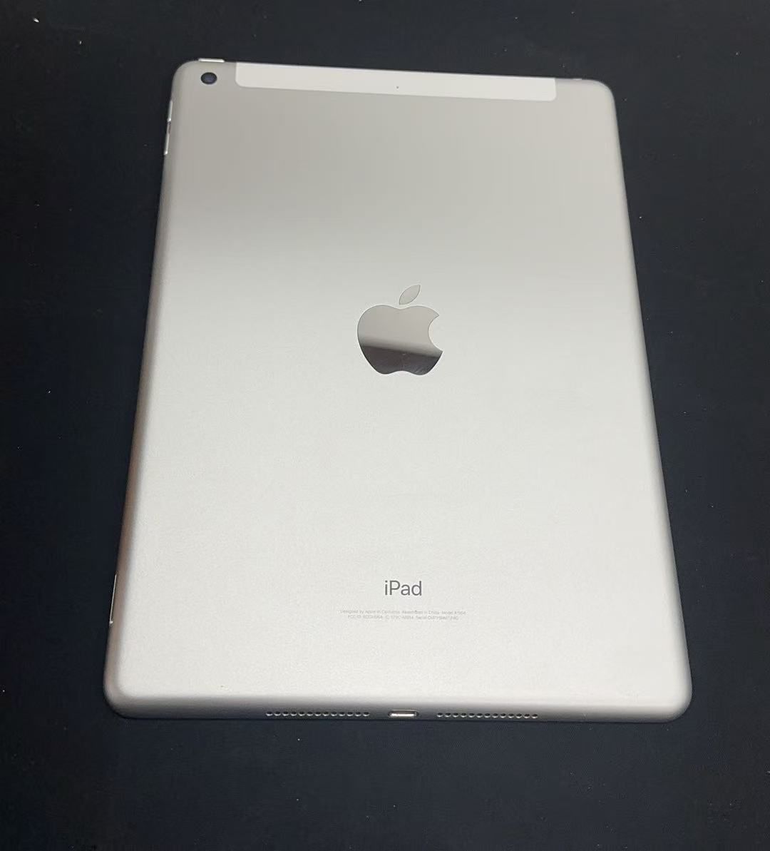 iPad 第6世代 32GB SIMフリー シルバー 中古 - メルカリ