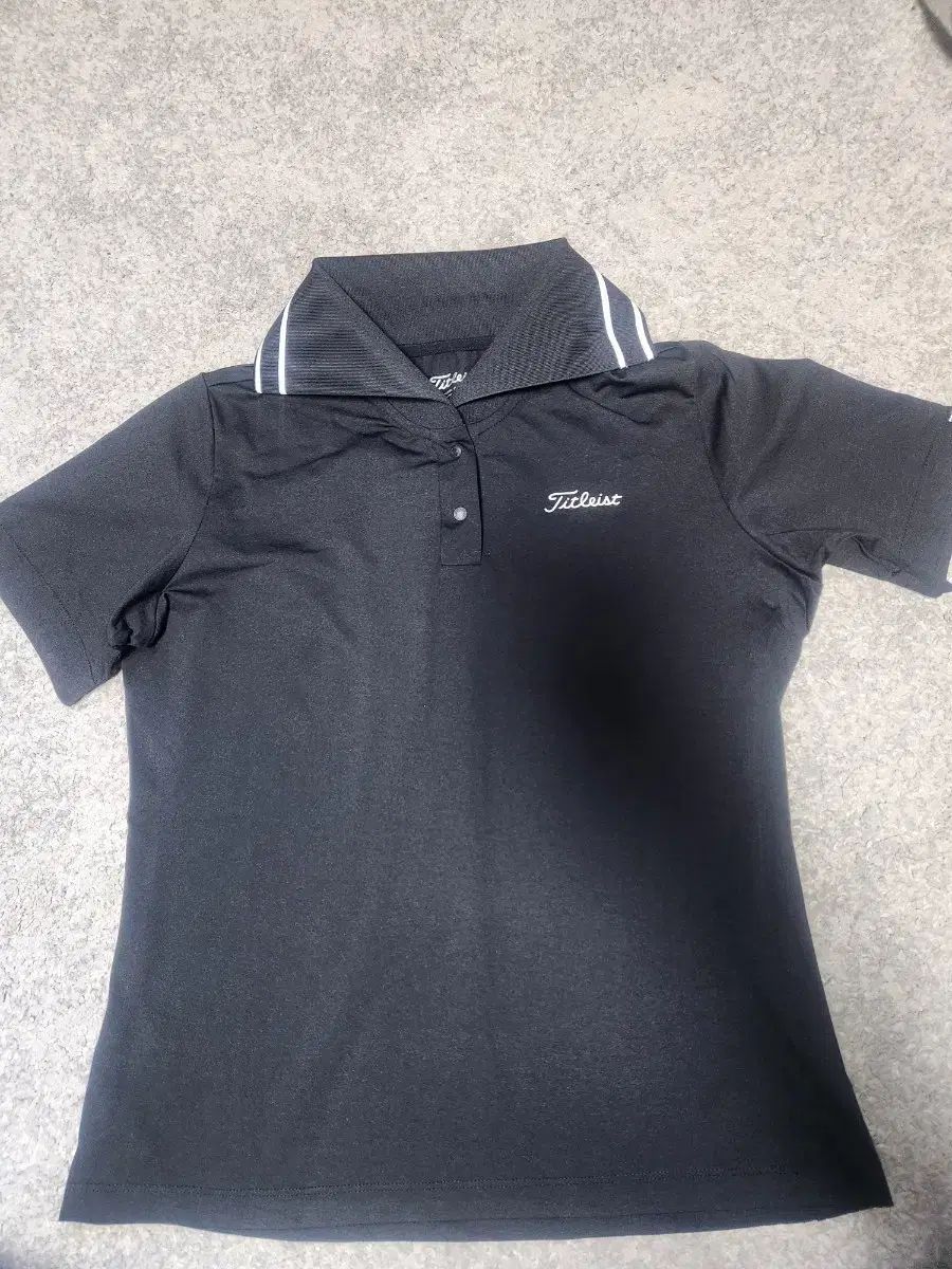 未使用 // Titleist(タイトリスト) レディース ゴルフウェア 半袖 カラーTシャツ ブラック-M