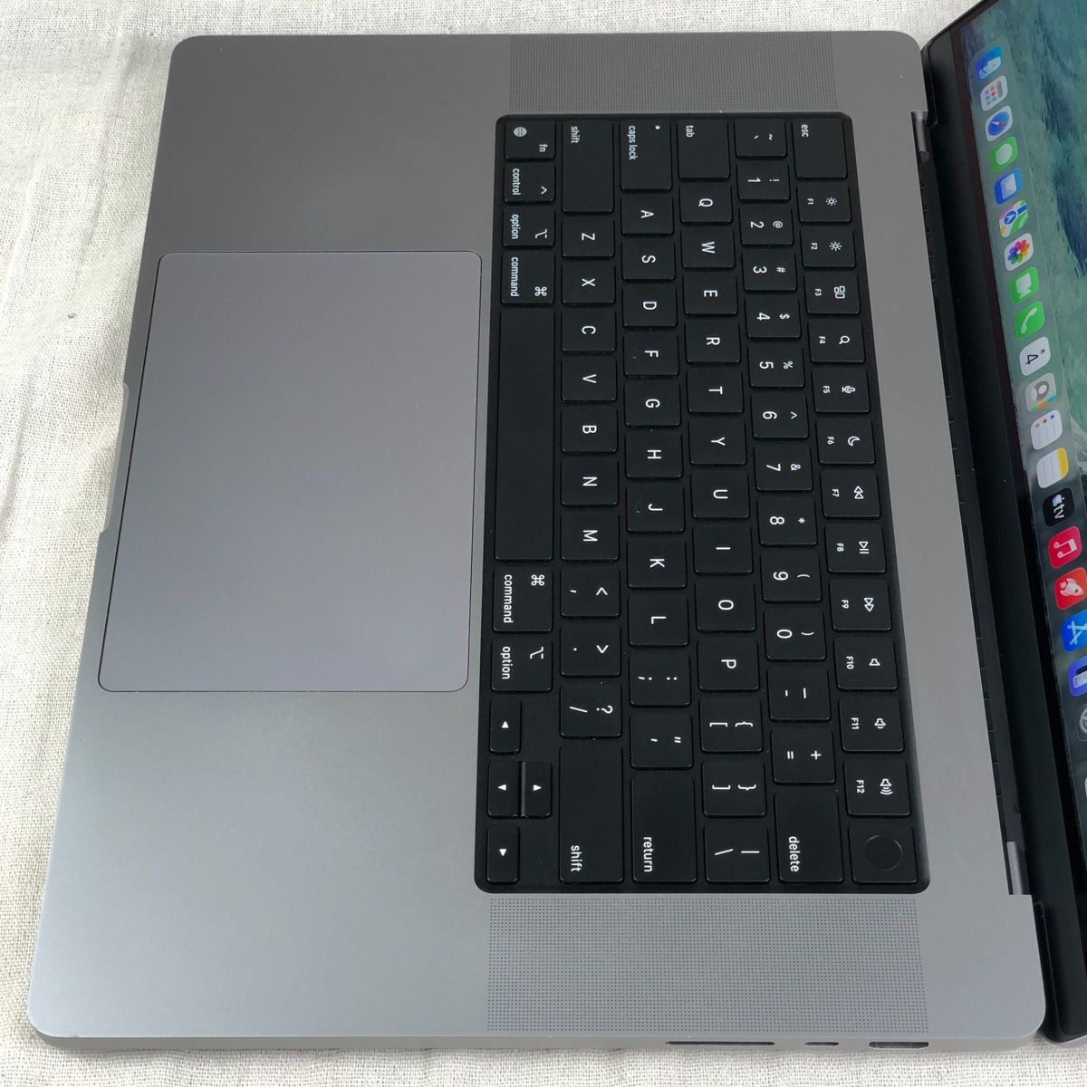 本体のみ】MacBook Pro 16