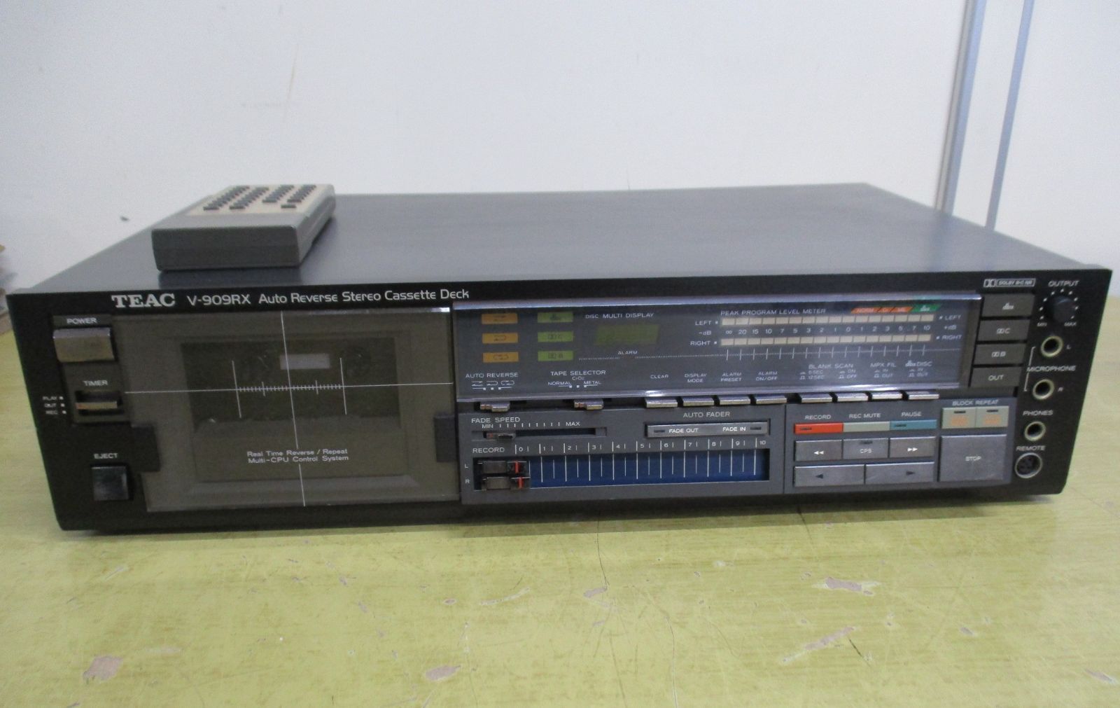 B246　TEAC　ティアック　V-909RX　カセットデッキ　 リモコン付き【ジャンク品】