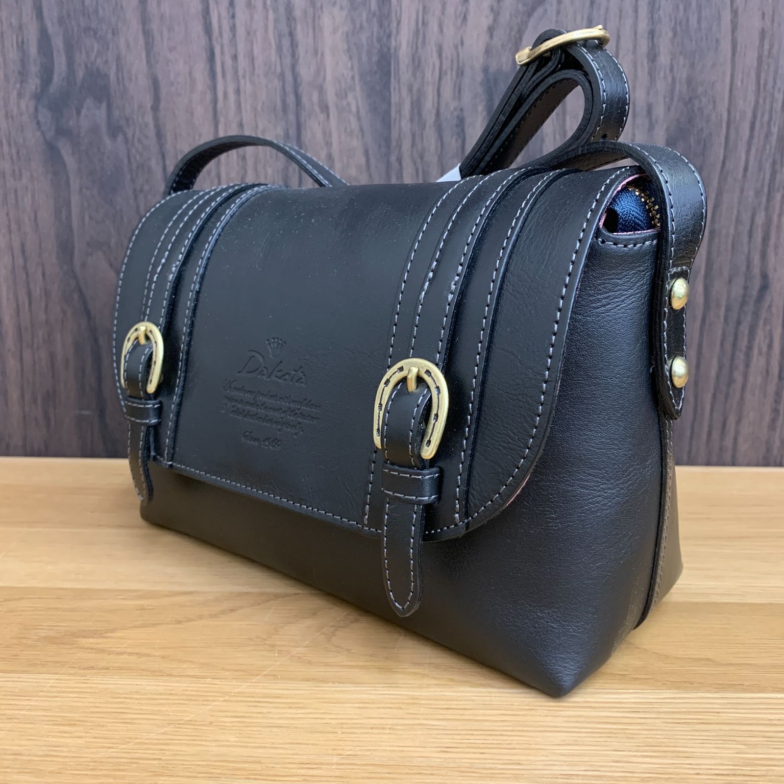 展示未使用】ダコタ キューブ 牛革レザー フラップショルダーバッグ