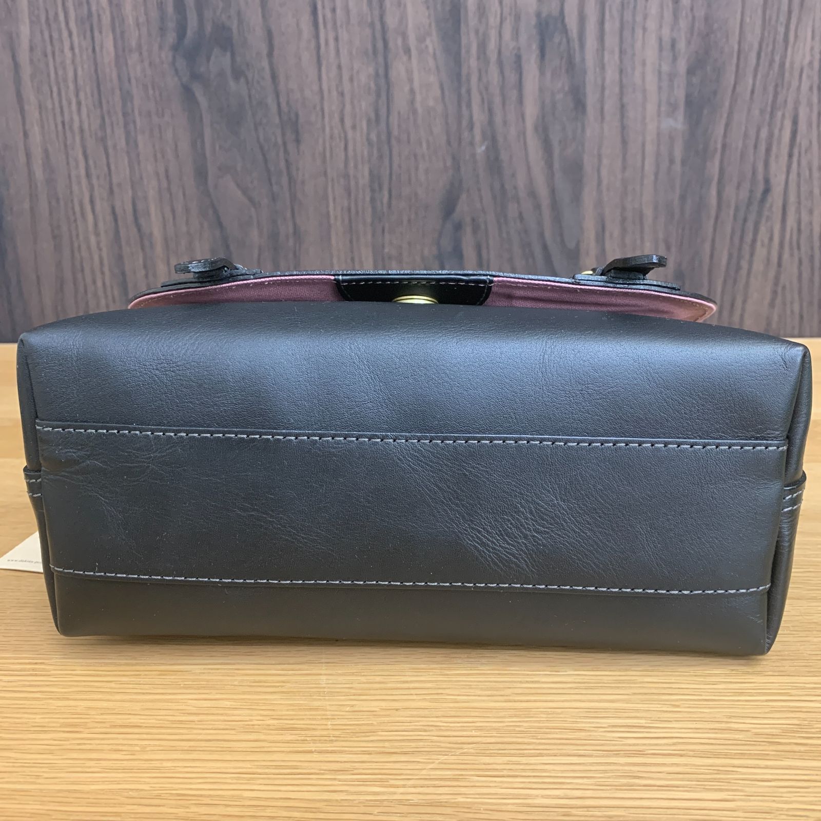 展示未使用】ダコタ キューブ 牛革レザー フラップショルダーバッグ