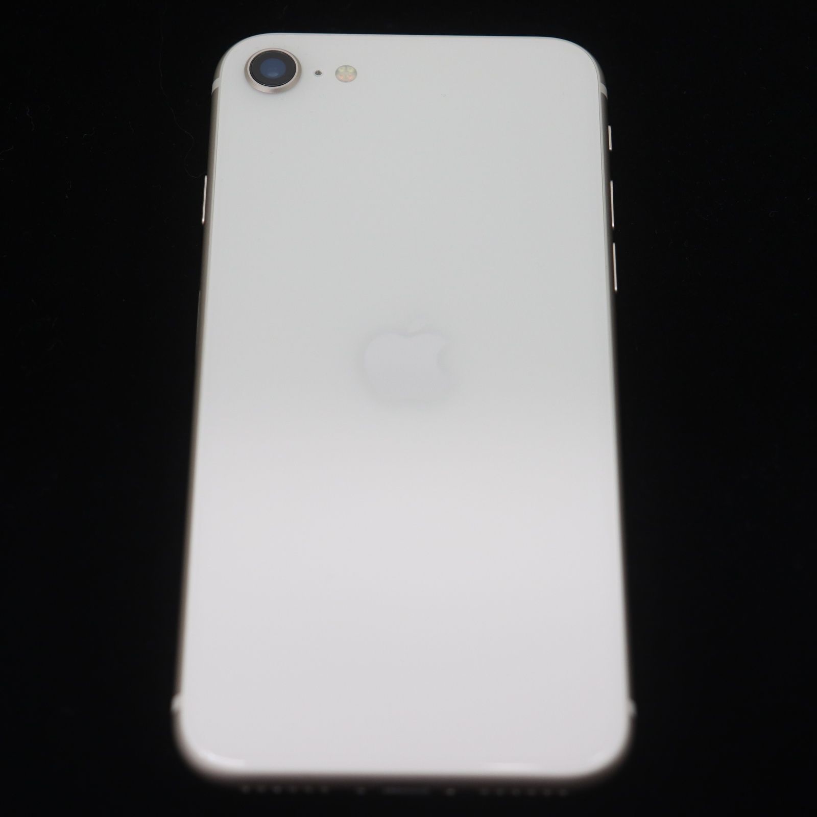 iPhone SE 64GB スターライト バッテリー100％ SIMフリー - メルカリ