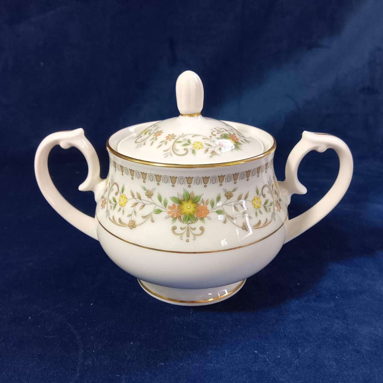 Noritake 　ポット　カップ&ソーサ　シュガーポット　昭和レトロ ノリタケ Noritake 昭和レトロ 4点セット カップ＆ソーサー ミルク