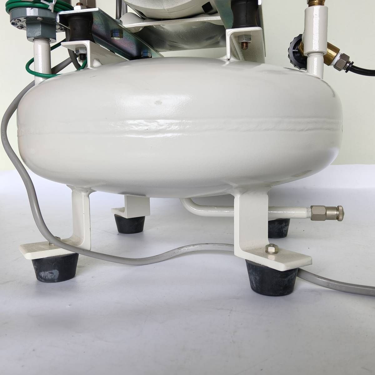 動作確認済】八重崎空圧 小型オイルレスコンプレッサー 5.5L PC3-5.5TL 
