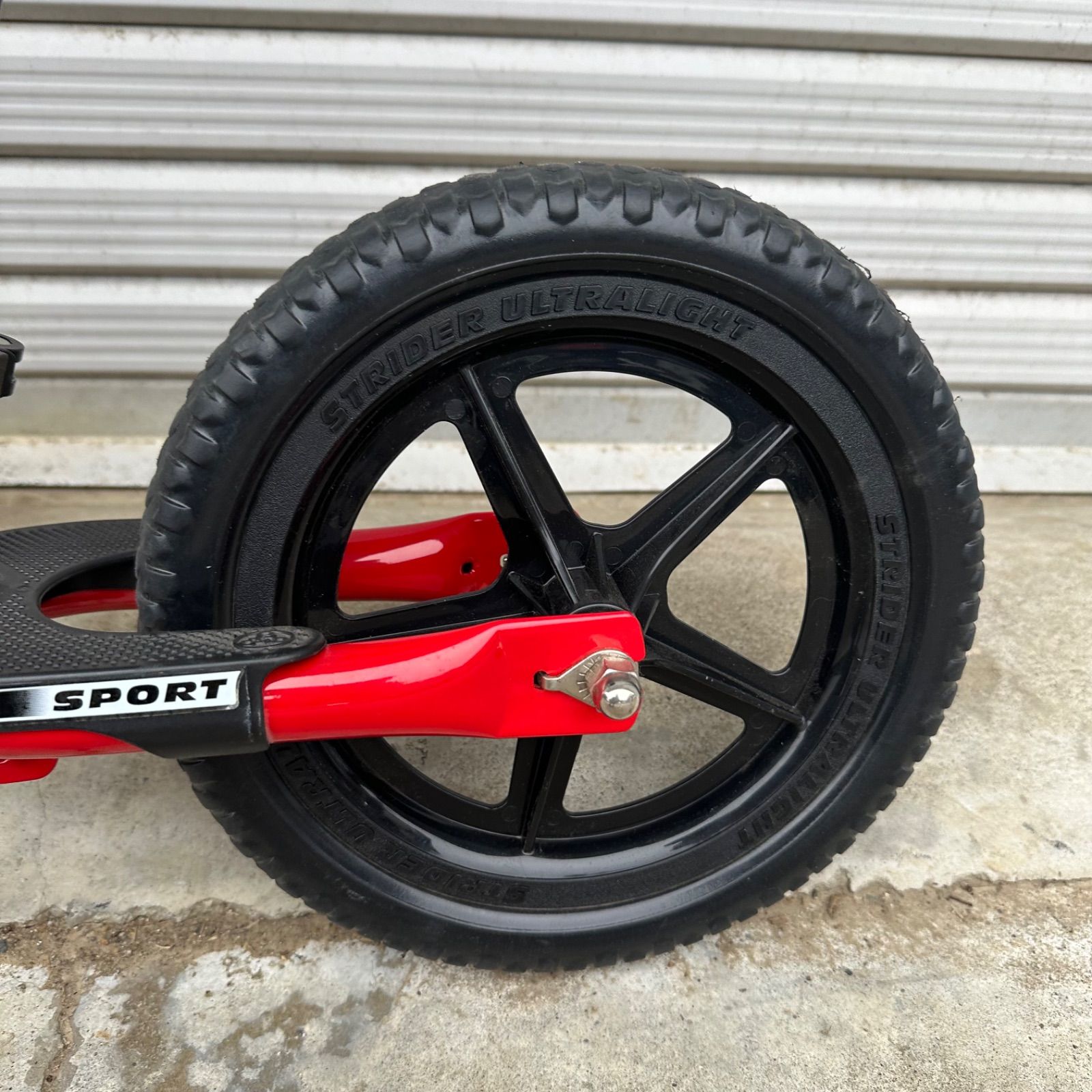 STRIDER ストライダー スポーツモデル レッド 12インチ 日本正規品