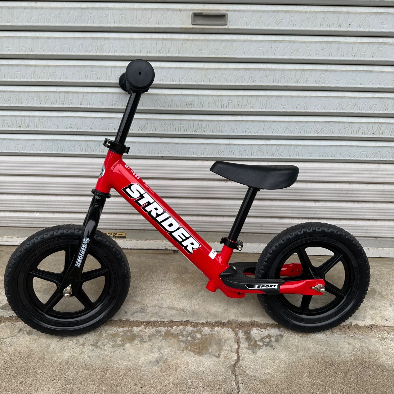 STRIDER ストライダー スポーツモデル レッド 12インチ 日本正規品