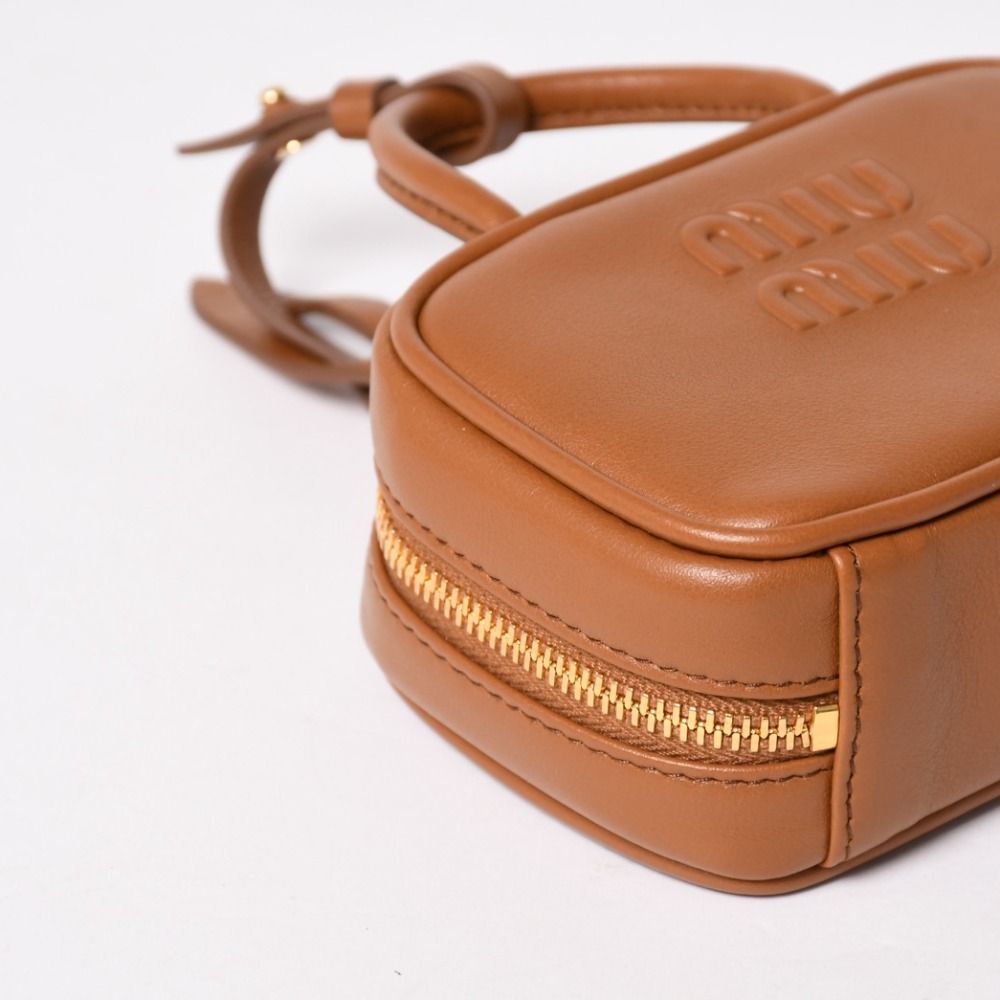 美品✨　miu miu ハンドバッグ　レザー　ミニ　ポーチ　ゴールド金具 極美品 Miu Miu ミュウミュウ ボーレザーマイクロバッグ ブラウン
