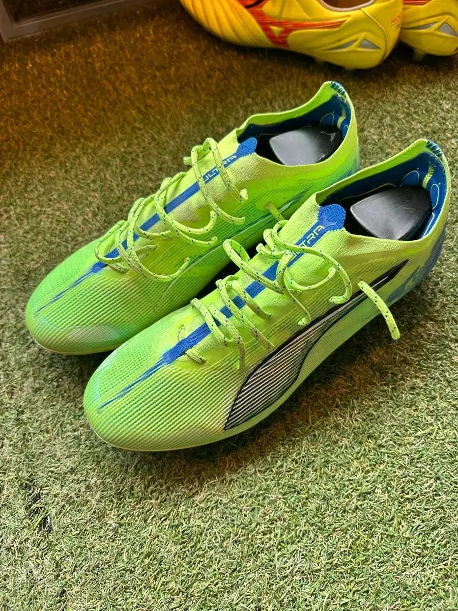 プーマ ウルトラ 285 サッカーシューズ 9,000円