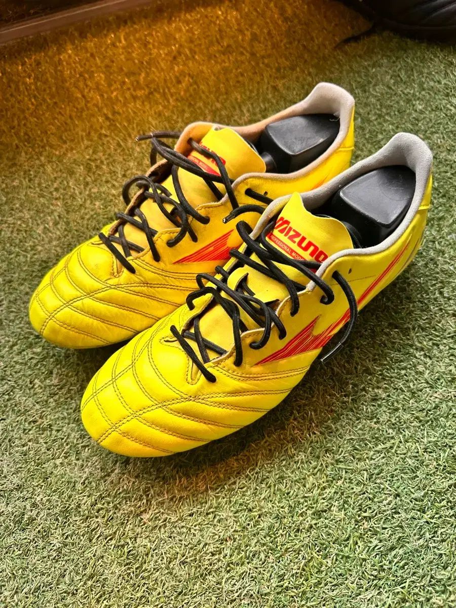 ミズノ サッカーシューズ 275 出品