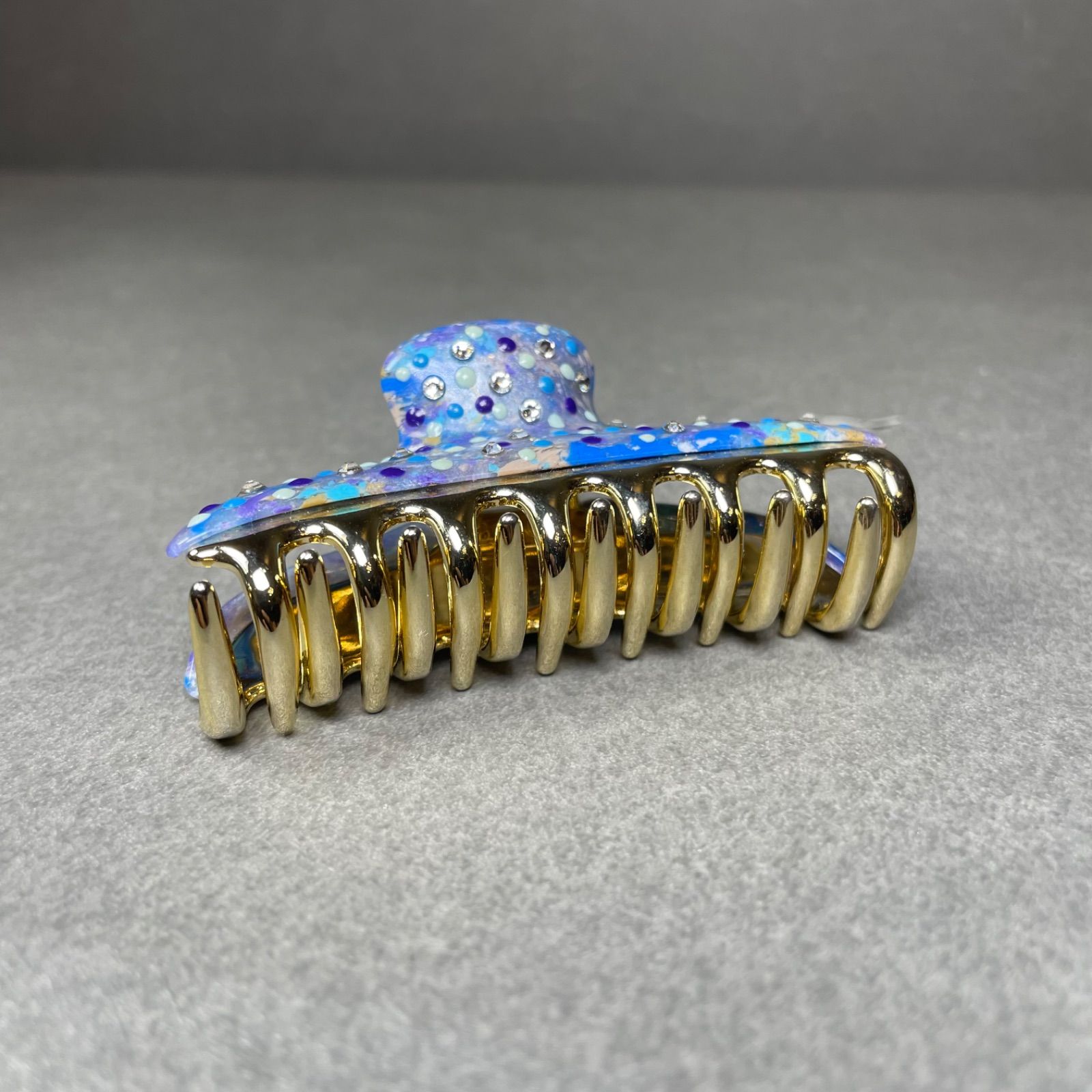 【極美品】acca マーブルライトブルー　一点物　ビジュー付きヘアクリップ acca アッカ ヘアクリップ ミディアム ブルー美品 - メルカリ