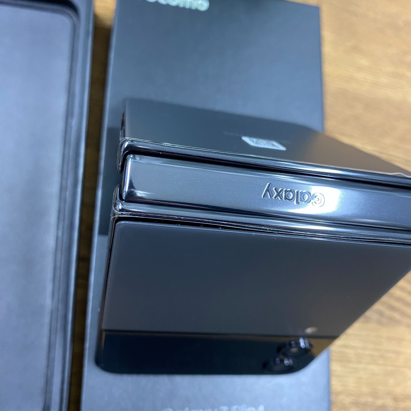 ジャンク Galaxy Z Flip4 ブラック 部品取り・修理用 - ISHOP JAPAN ジャンク Galaxy Z Flip4 ブラック 部品取り・修理用 - ISHOP JAPAN