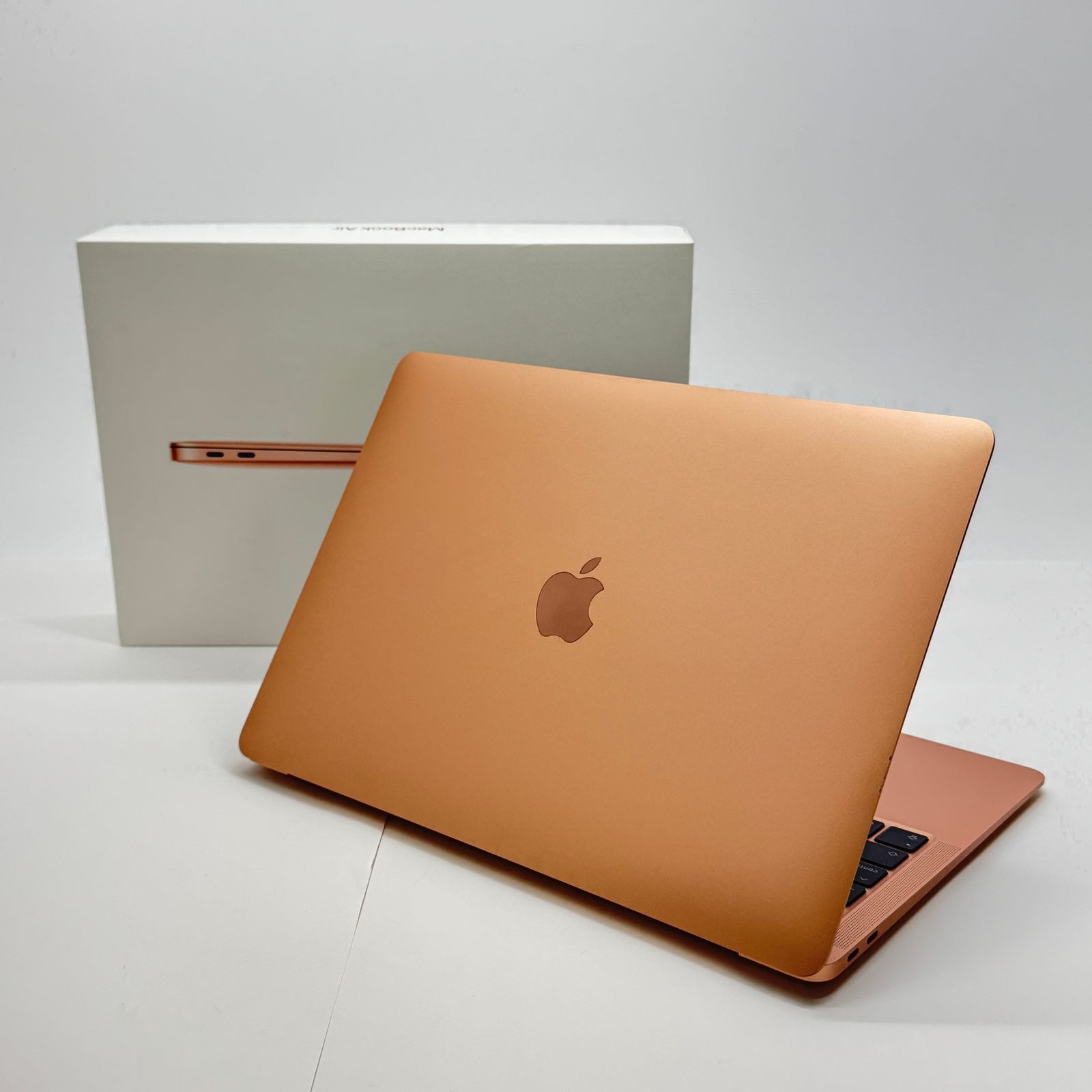 【超メル】16GB 2TB MacBook Air M1 2020 充放電40回 MacBook Air M1 16GB/256GB ゴールド 充放電16回 - メルカリ