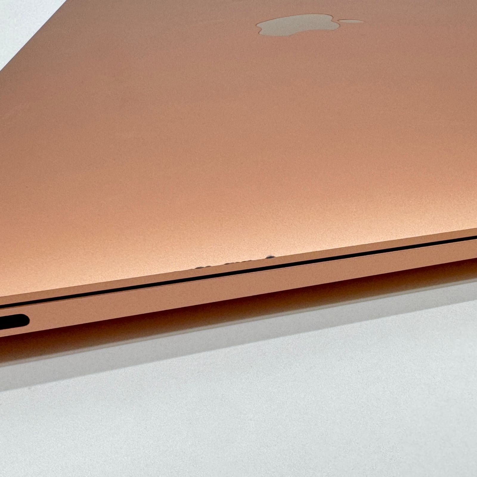 MacBook Air M1 16GB/256GB ゴールド 充放電16回 - メルカリ