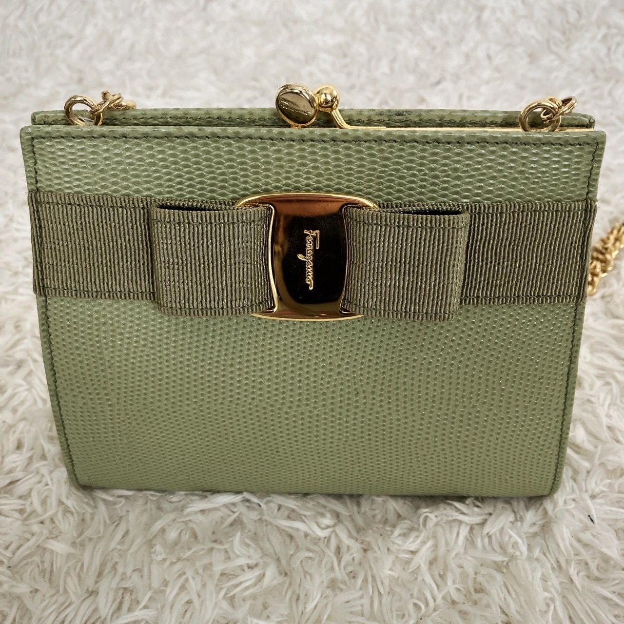Salvatore Ferragamo フェラガモ ヴァラリボン ミニショルダーバッグ