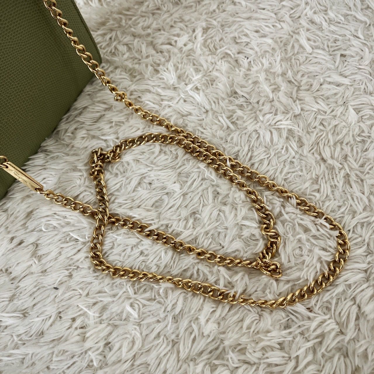 Salvatore Ferragamo フェラガモ ヴァラリボン ミニショルダーバッグ