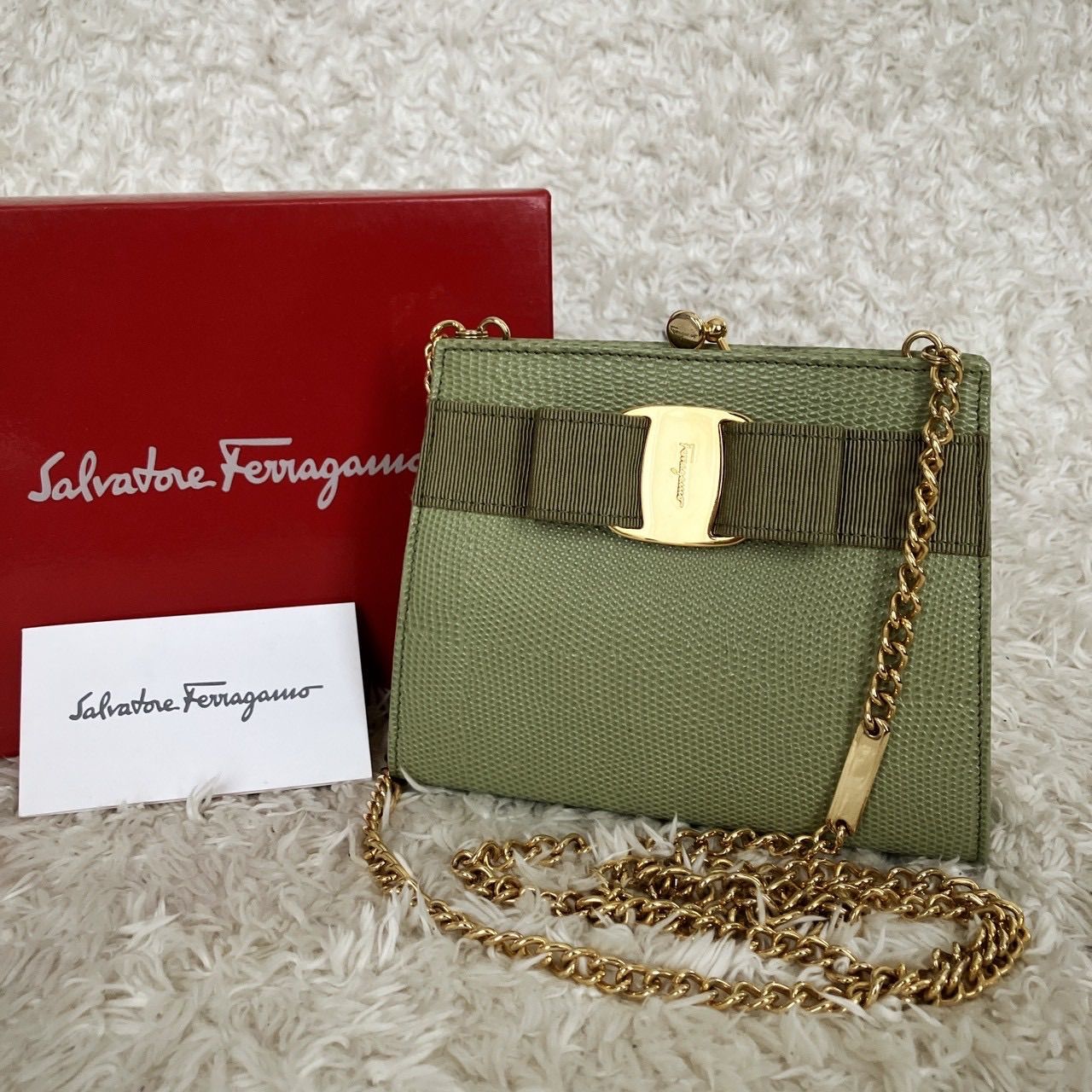 Salvatore Ferragamo フェラガモ ヴァラリボン ミニショルダーバッグ