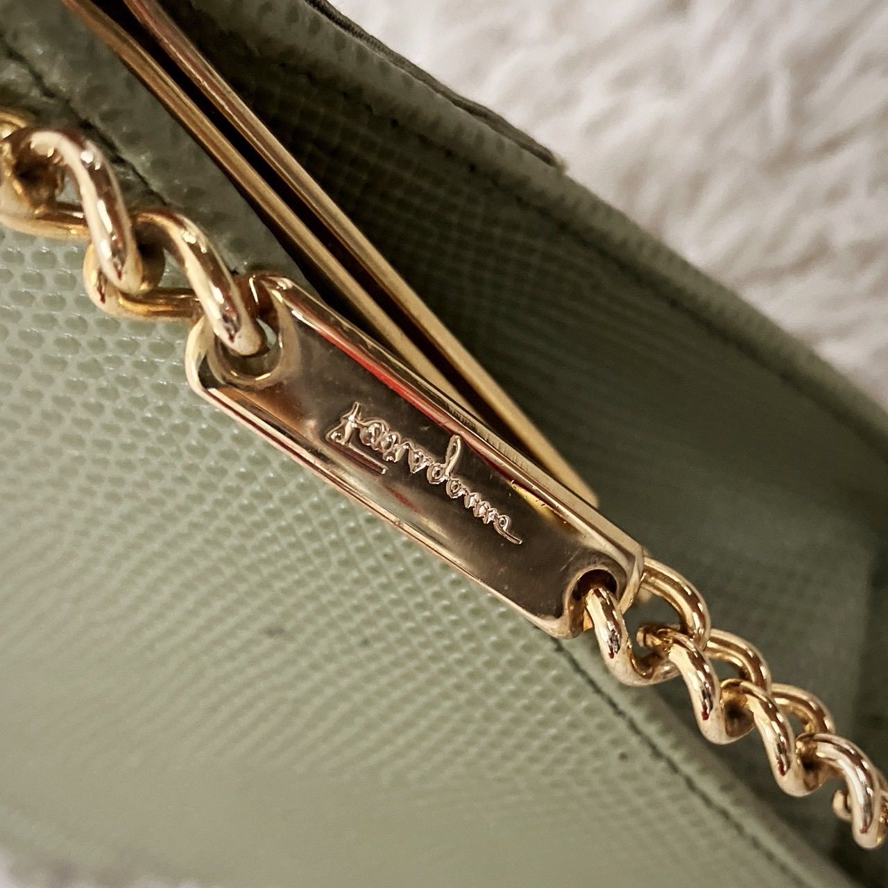 Salvatore Ferragamo フェラガモ ヴァラリボン ミニショルダーバッグ