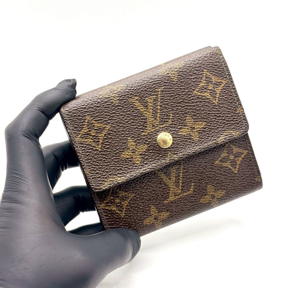 定番は、いつも美しい】 LOUIS VUITTON 二つ折り財布 モノグラム