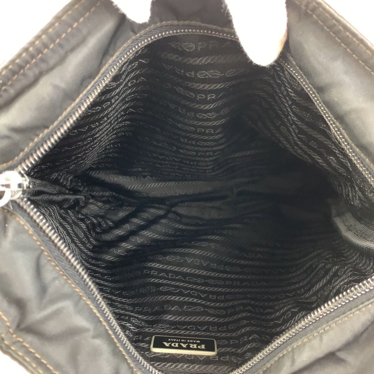 PRADA プラダ 三角ロゴプレート テスート ブラック 黒 シルバー金具
