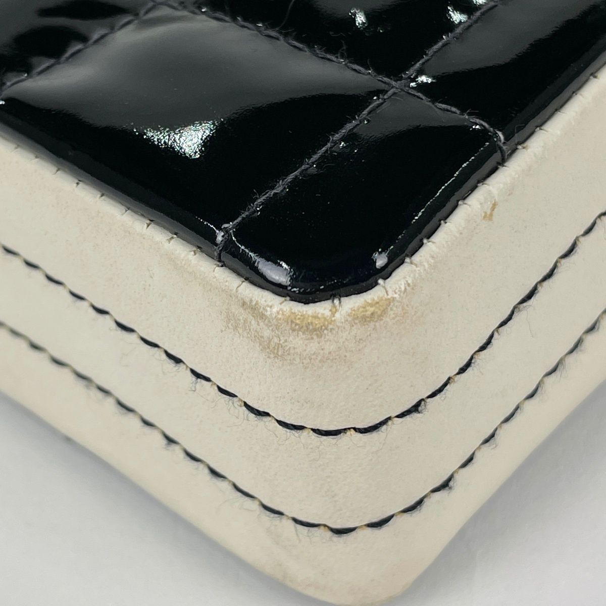 シャネル CHANEL チョコバー チェーン ショルダーバッグ エナメル
